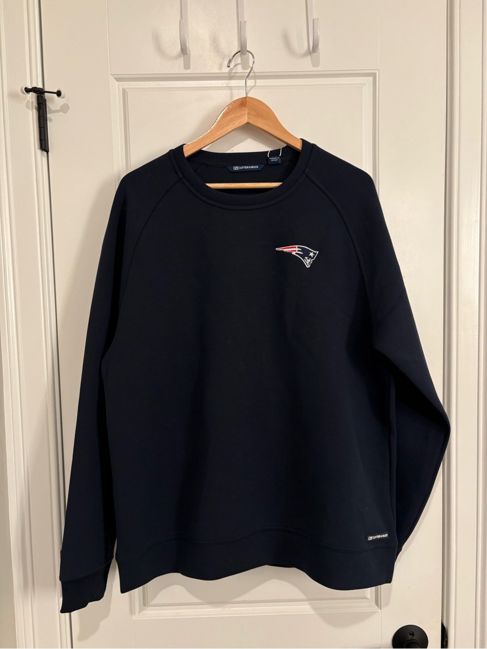 New England Patriots Cutter & Buck Crewneck Sweatshirt Navy Size L NWT